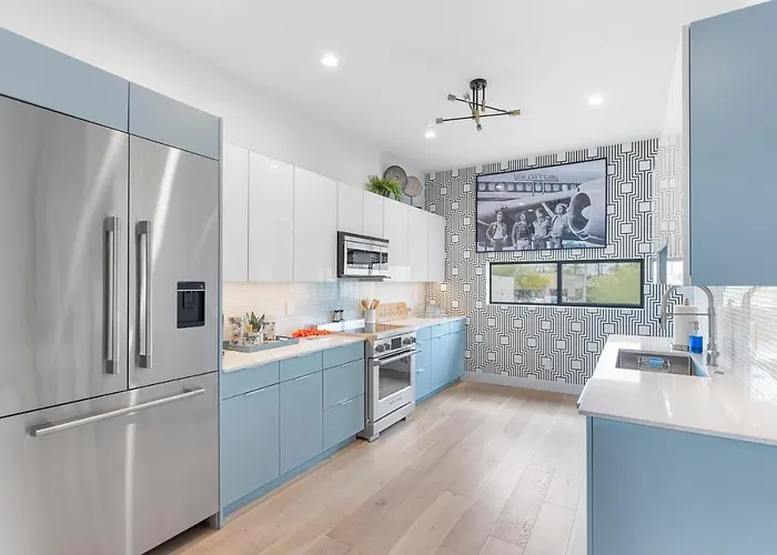 Perfect Friends Escape In Old Town With Pool Access And Roof Deck! Villa Scottsdale