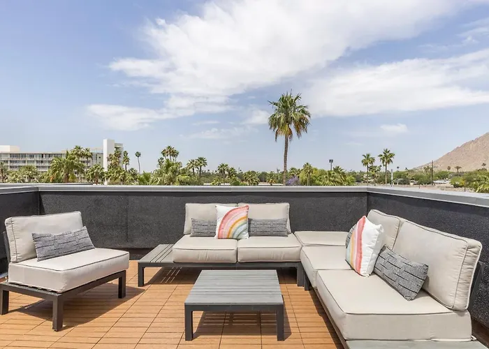 Villa Perfect Friends Escape In Old Town With Pool Access And Roof Deck! Scottsdale