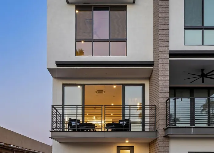 Perfect Friends Escape In Old Town With Pool Access And Roof Deck! Villa