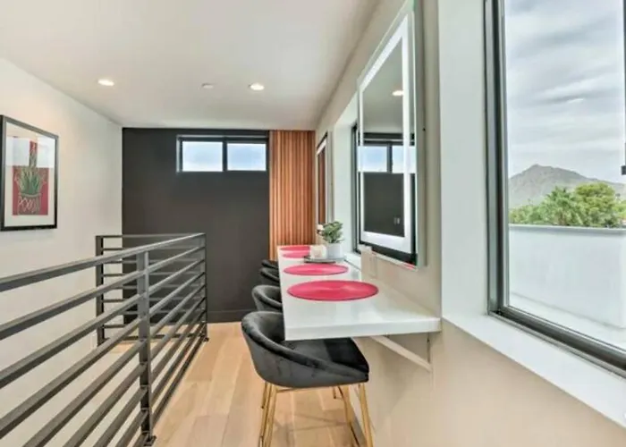 Villa Perfect Friends Escape In Old Town With Pool Access And Roof Deck! Scottsdale