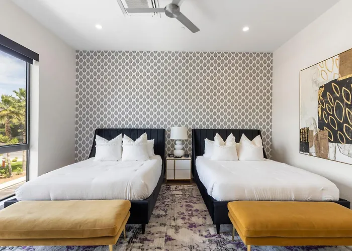 Perfect Friends Escape In Old Town With Pool Access And Roof Deck! Villa *