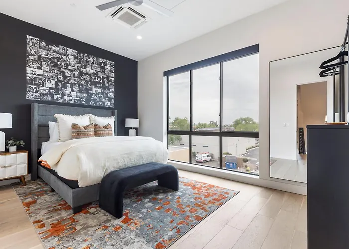 Perfect Friends Escape In Old Town With Pool Access And Roof Deck! *