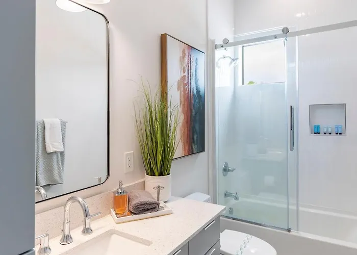 Villa Perfect Friends Escape In Old Town With Pool Access And Roof Deck! Scottsdale