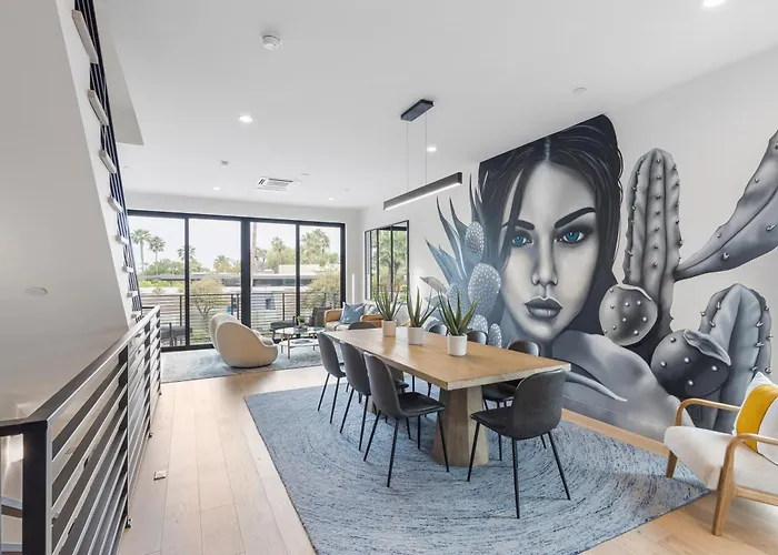 Perfect Friends Escape In Old Town With Pool Access And Roof Deck! * Scottsdale
