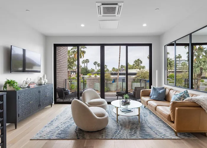Perfect Friends Escape In Old Town With Pool Access And Roof Deck! *