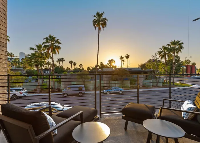 Perfect Friends Escape In Old Town With Pool Access And Roof Deck! Villa Scottsdale